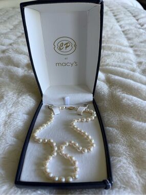 Macy’s Vintage 18 inch Cultured Pearl Necklace with 14 karat gold clasp